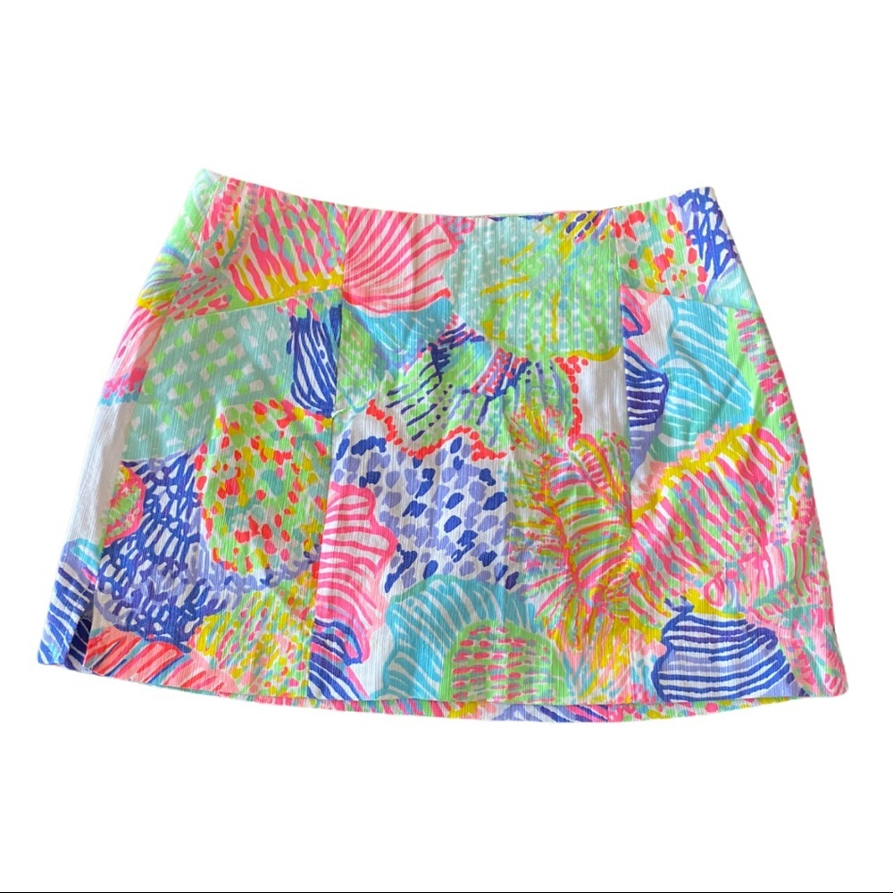 LILLY PULITZER roar of the sea mini   skort Like new condition no signs of wear
